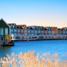 Houten Regenbooghuizen © fotografiepetra