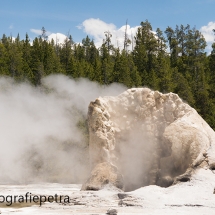 Geyser in Yellowstone © fotografiepetra