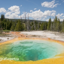 Morning Glory Pool in het landschap © fotografiepetra